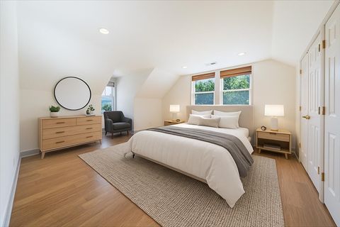 Tiny photo for 923 Bellview Avenue #1, Ashland, OR 97520 (MLS # 220219469)