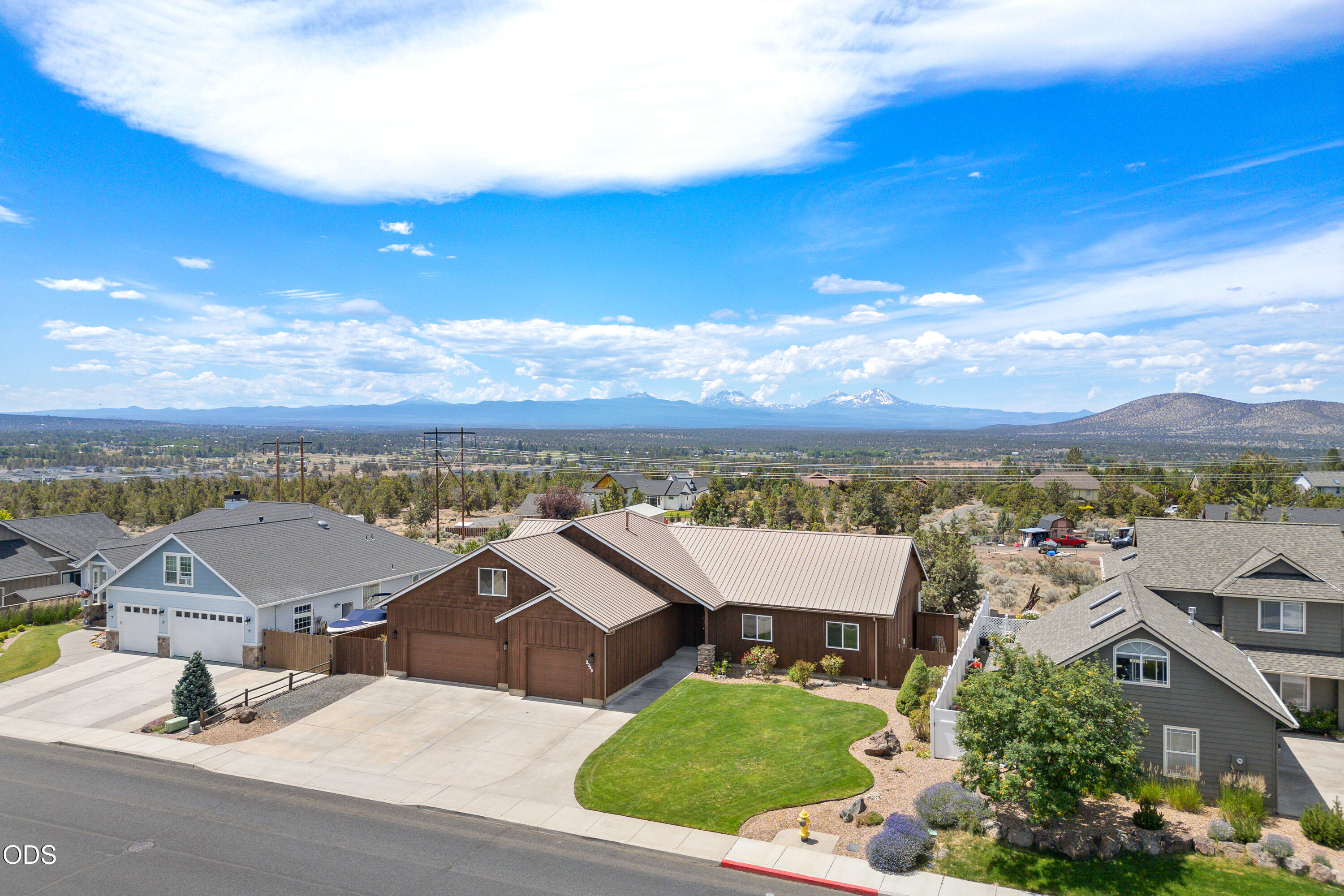 3099 SW Cascade Vista Drive