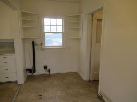 Tiny photo for 2176 Wiard Street, Klamath Falls, OR 97603 (MLS # 220213408)