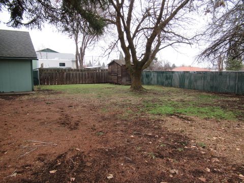 Tiny photo for 2176 Wiard Street, Klamath Falls, OR 97603 (MLS # 220213408)