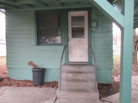 Tiny photo for 2176 Wiard Street, Klamath Falls, OR 97603 (MLS # 220213408)