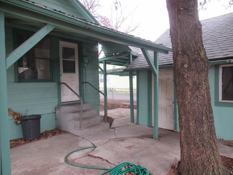 Tiny photo for 2176 Wiard Street, Klamath Falls, OR 97603 (MLS # 220213408)