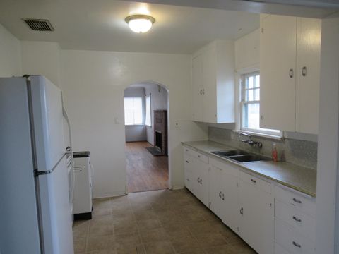 Tiny photo for 2176 Wiard Street, Klamath Falls, OR 97603 (MLS # 220213408)