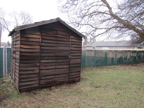 Tiny photo for 2176 Wiard Street, Klamath Falls, OR 97603 (MLS # 220213408)