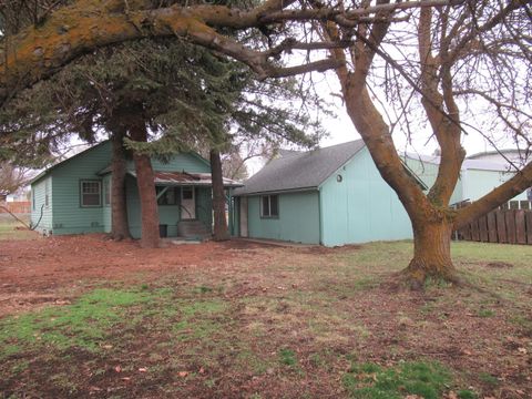 Tiny photo for 2176 Wiard Street, Klamath Falls, OR 97603 (MLS # 220213408)
