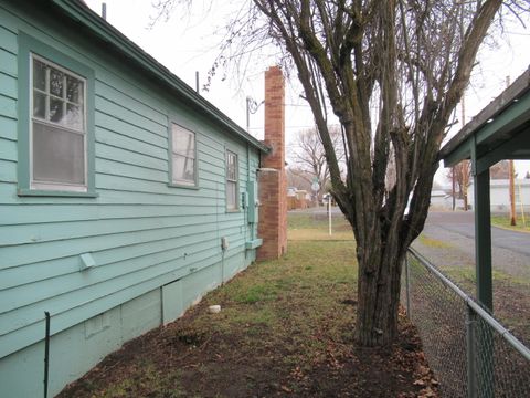 Tiny photo for 2176 Wiard Street, Klamath Falls, OR 97603 (MLS # 220213408)