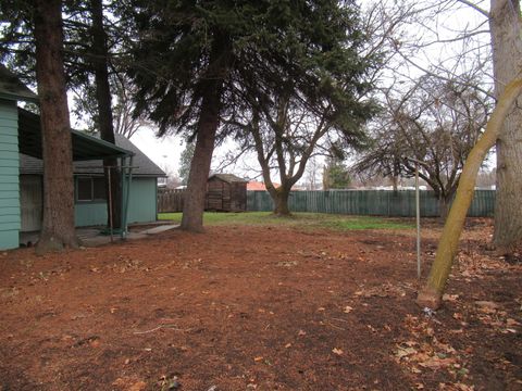 Tiny photo for 2176 Wiard Street, Klamath Falls, OR 97603 (MLS # 220213408)