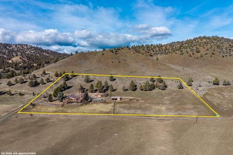Tiny photo for 27791 Blue Heron Road, John Day, OR 97845 (MLS # 220215350)
