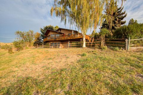 Tiny photo for 27791 Blue Heron Road, John Day, OR 97845 (MLS # 220215350)