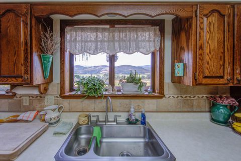 Tiny photo for 27791 Blue Heron Road, John Day, OR 97845 (MLS # 220215350)