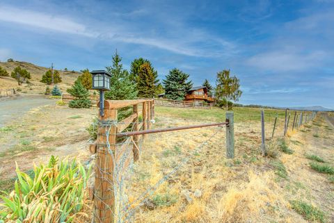 Tiny photo for 27791 Blue Heron Road, John Day, OR 97845 (MLS # 220215350)