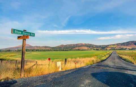 Tiny photo for 27791 Blue Heron Road, John Day, OR 97845 (MLS # 220215350)