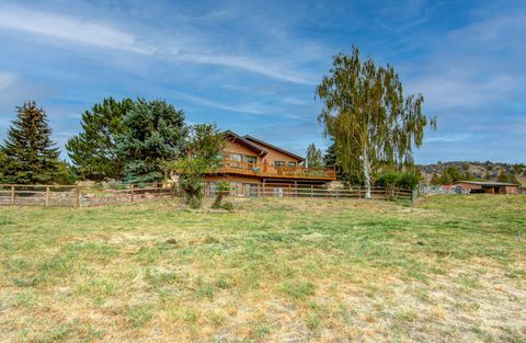 Tiny photo for 27791 Blue Heron Road, John Day, OR 97845 (MLS # 220215350)