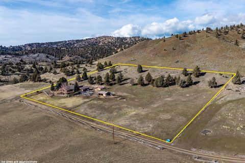 Tiny photo for 27791 Blue Heron Road, John Day, OR 97845 (MLS # 220215350)