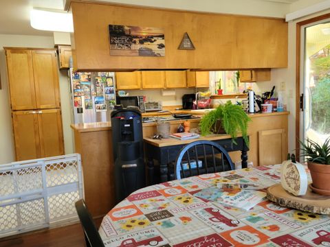 Tiny photo for 1523 NW Thompson Way, Grants Pass, OR 97526 (MLS # 220211485)