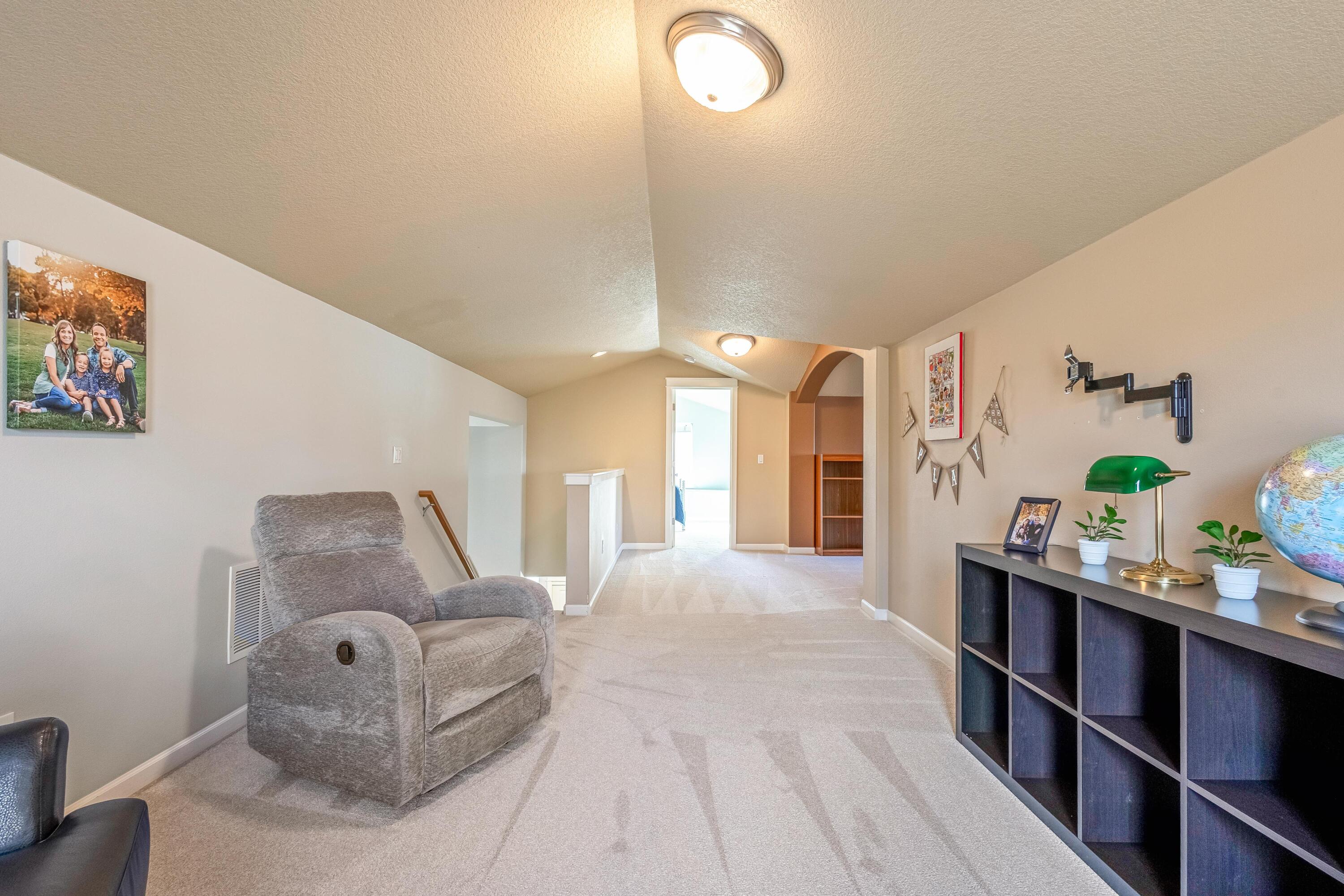 Lava Ridges - Residential