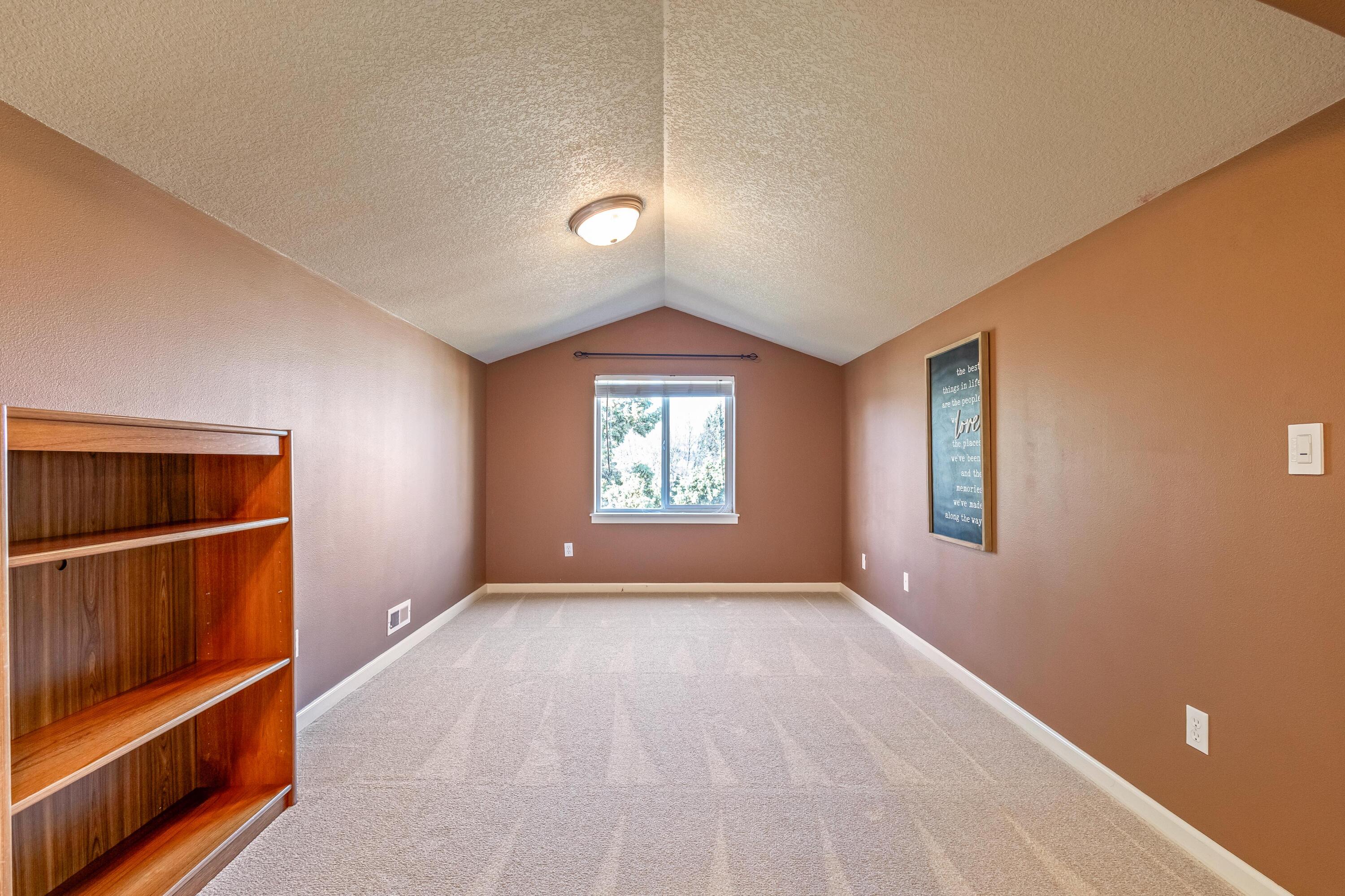 Lava Ridges - Residential