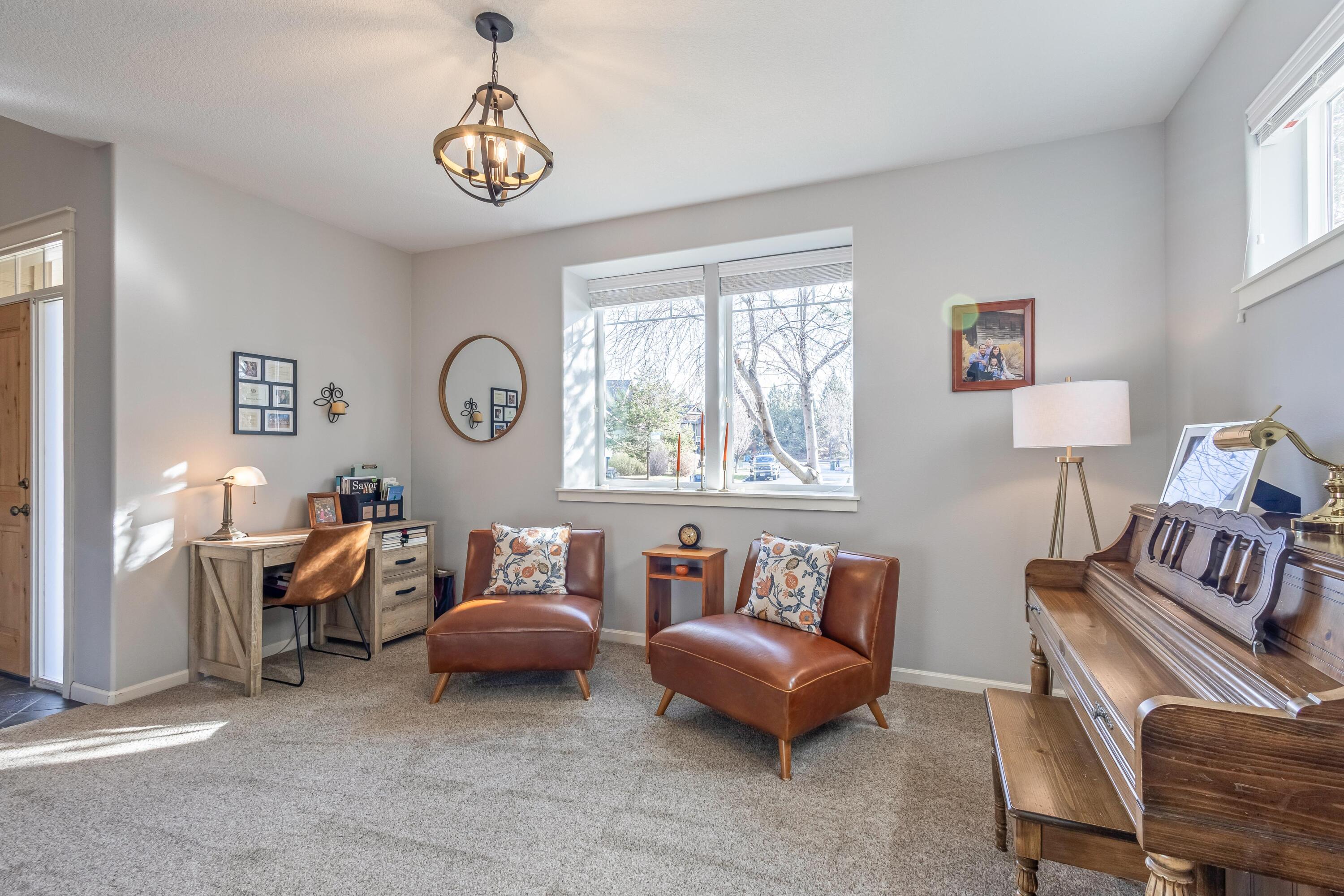 Lava Ridges - Residential