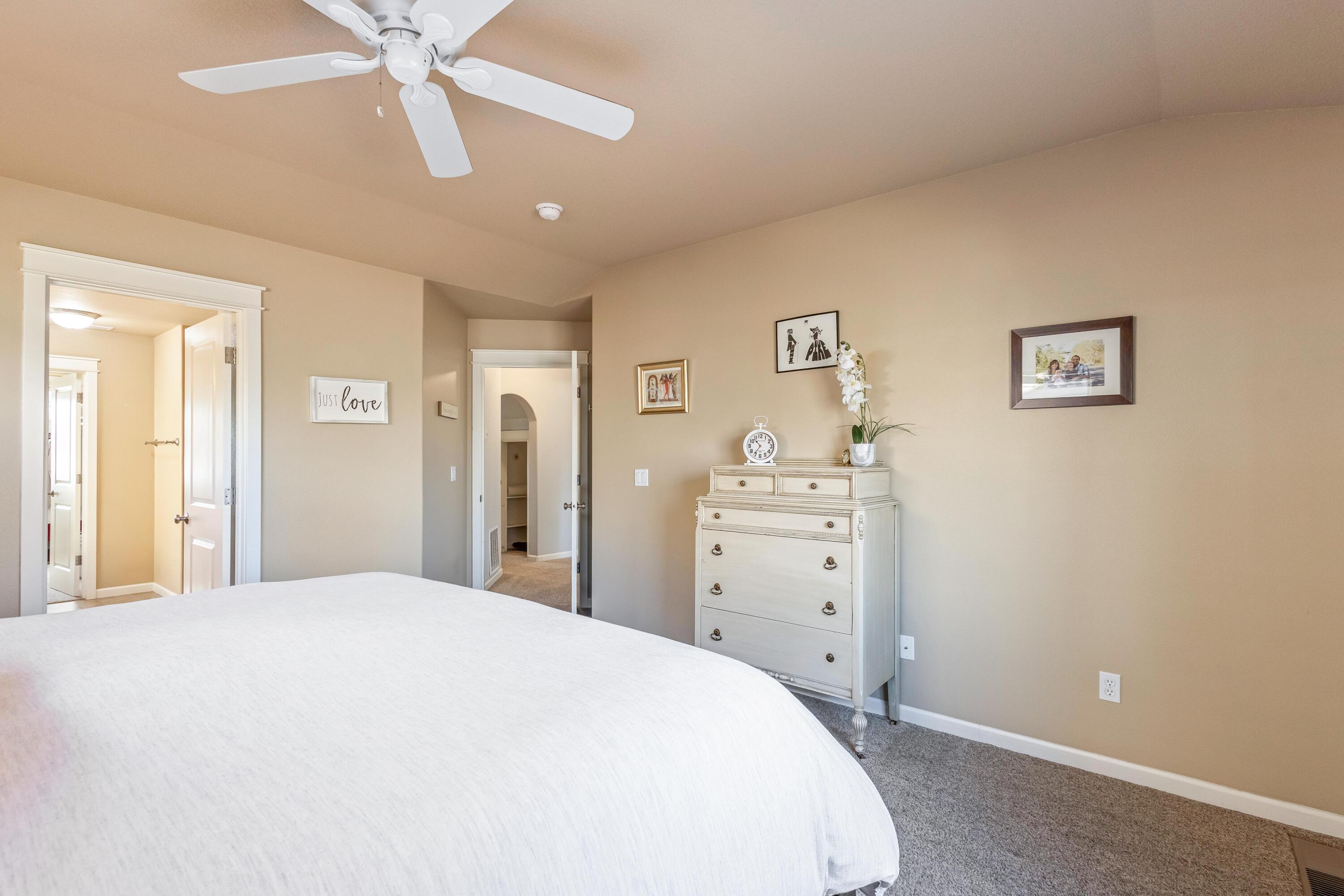 Lava Ridges - Residential