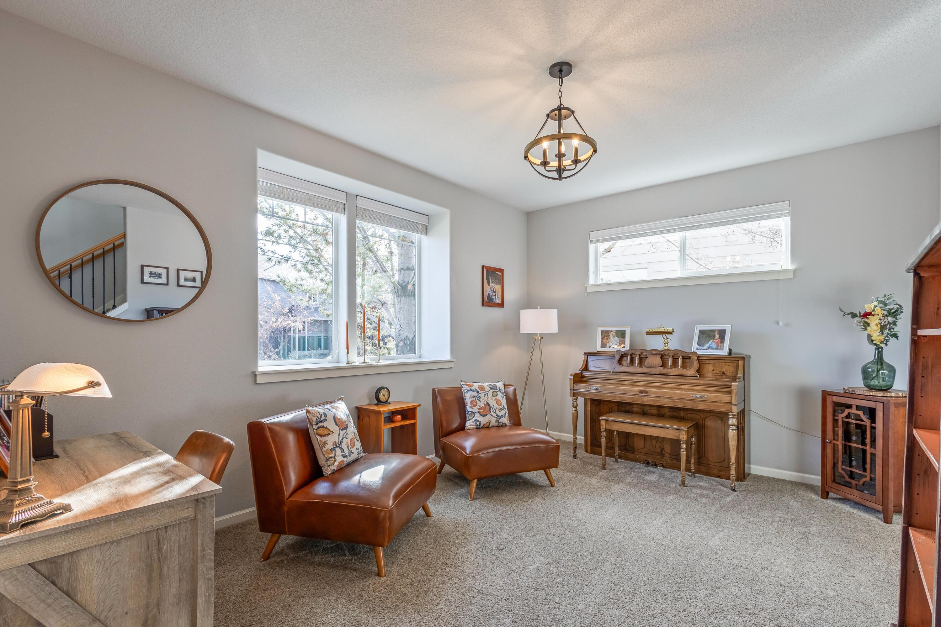 Lava Ridges - Residential