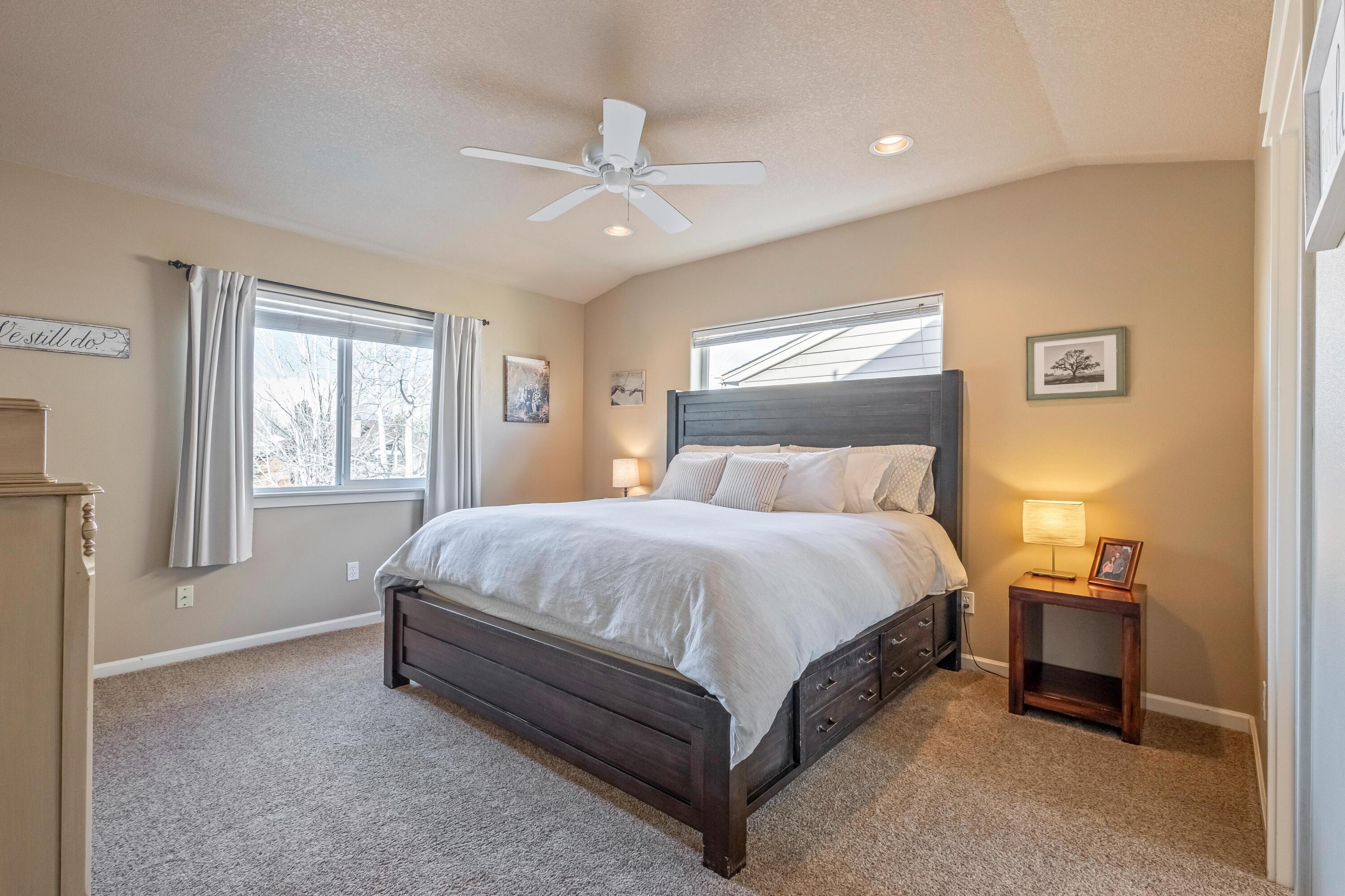 Lava Ridges - Residential