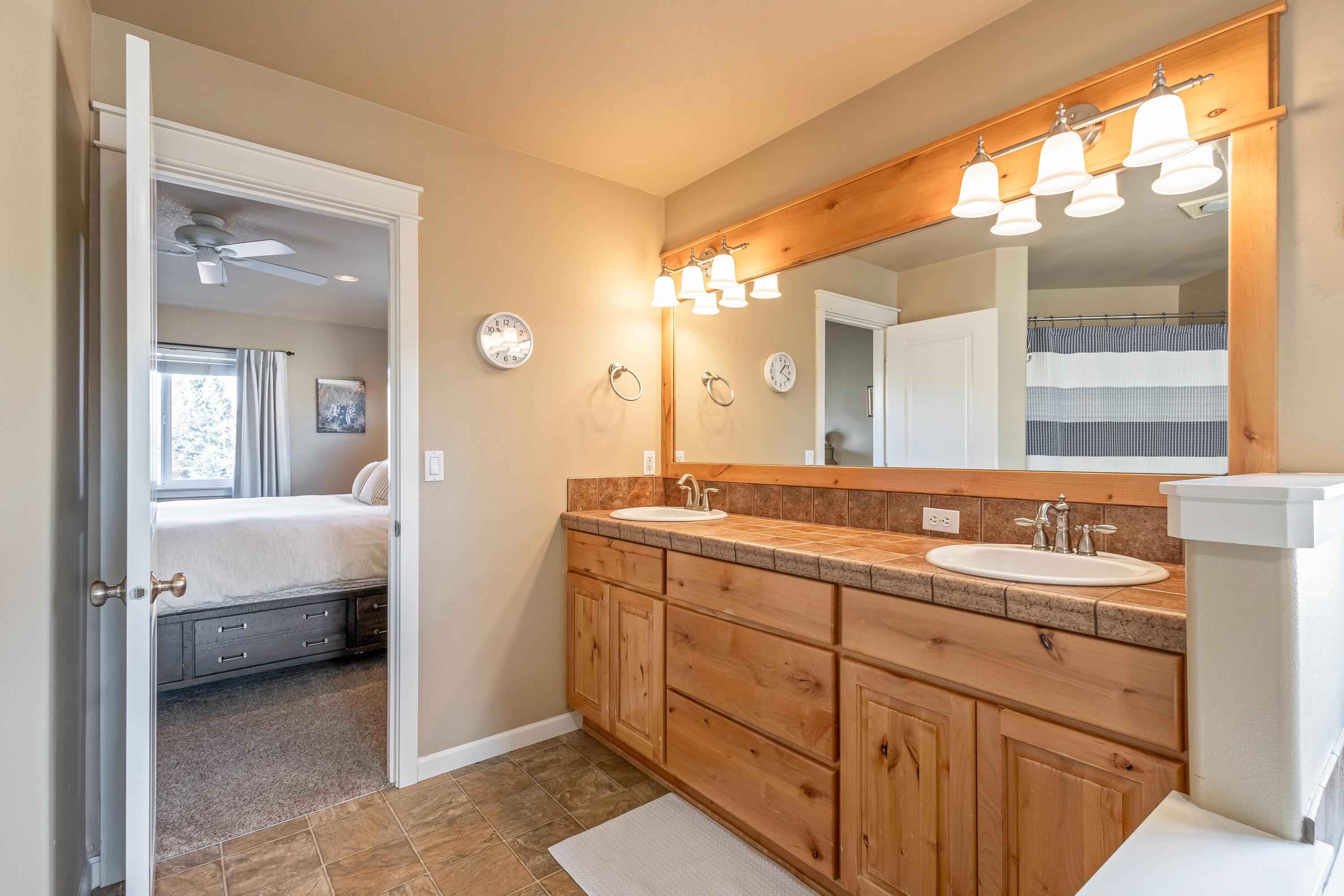 Lava Ridges - Residential