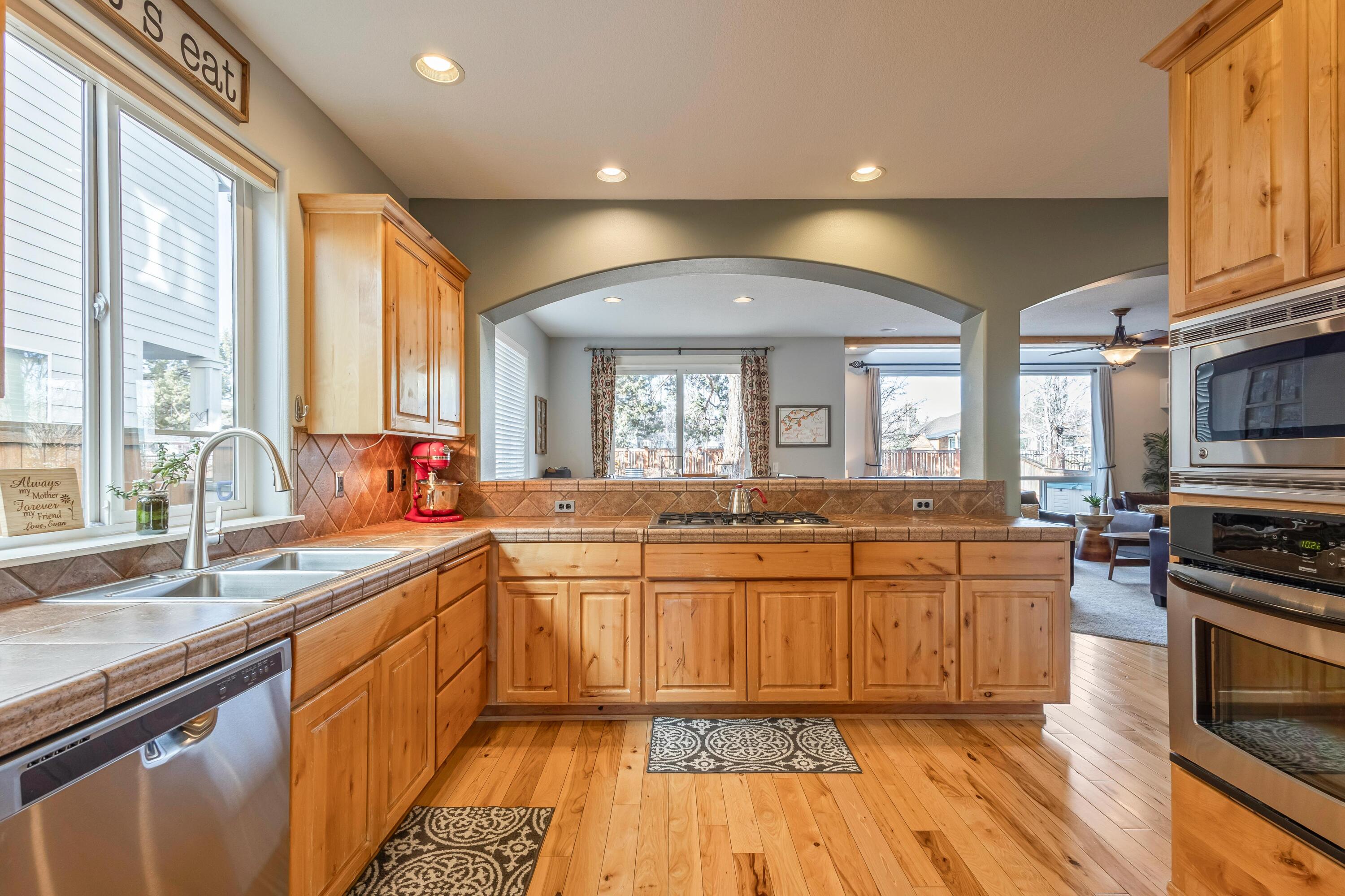 Lava Ridges - Residential