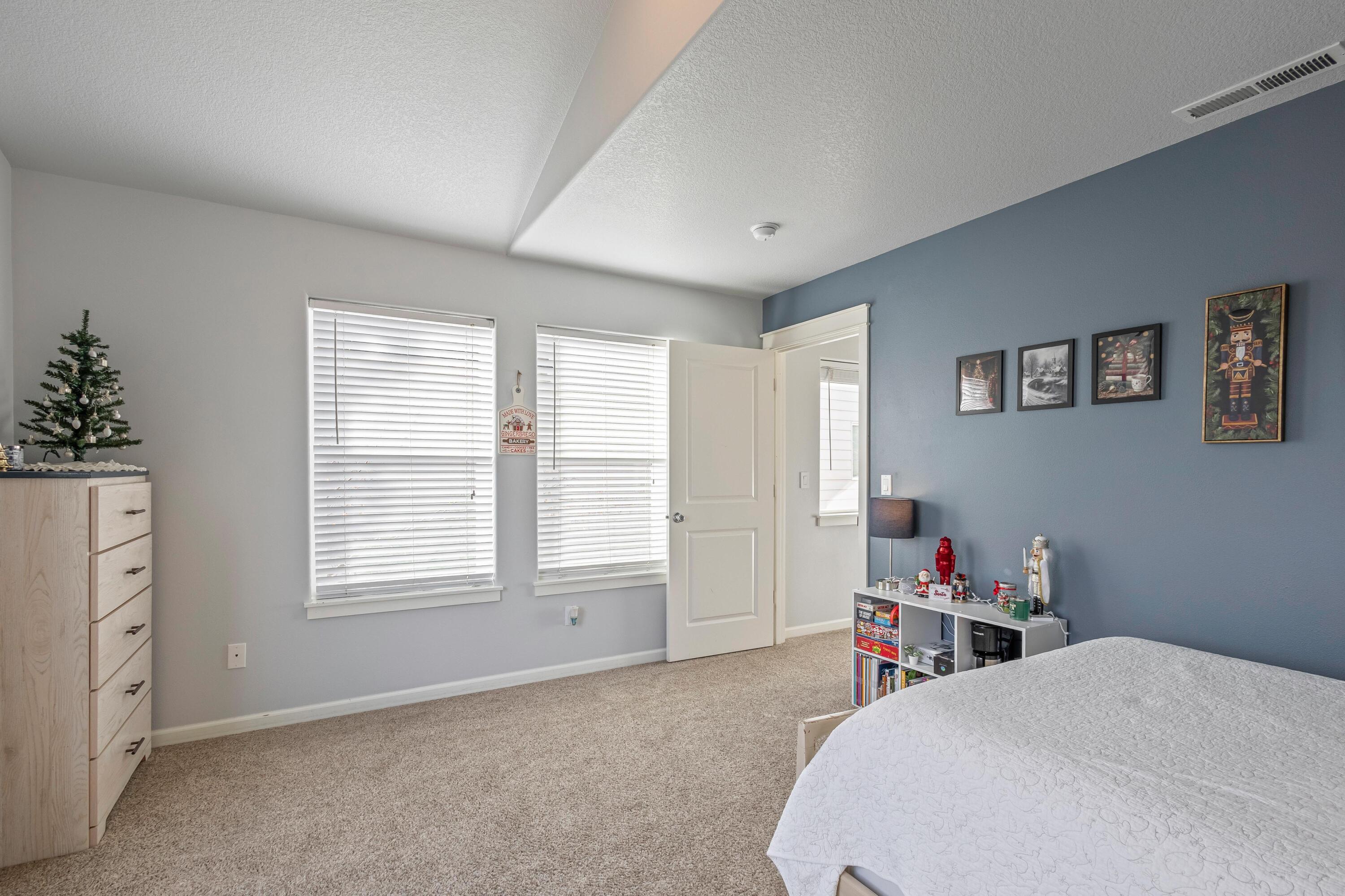 Lava Ridges - Residential