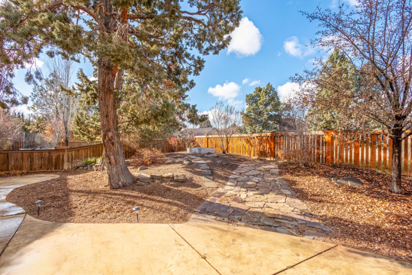 Lava Ridges - Residential