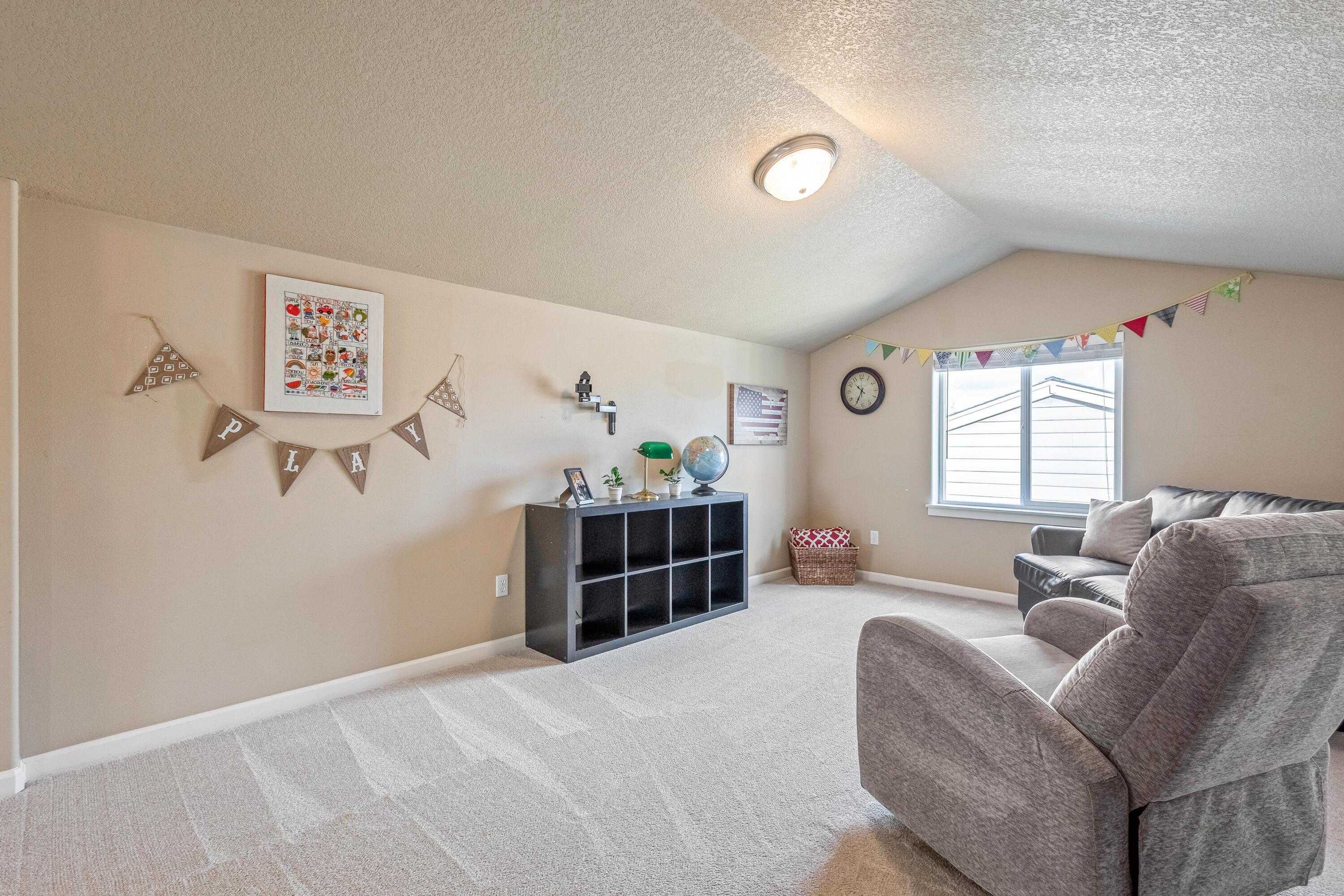 Lava Ridges - Residential