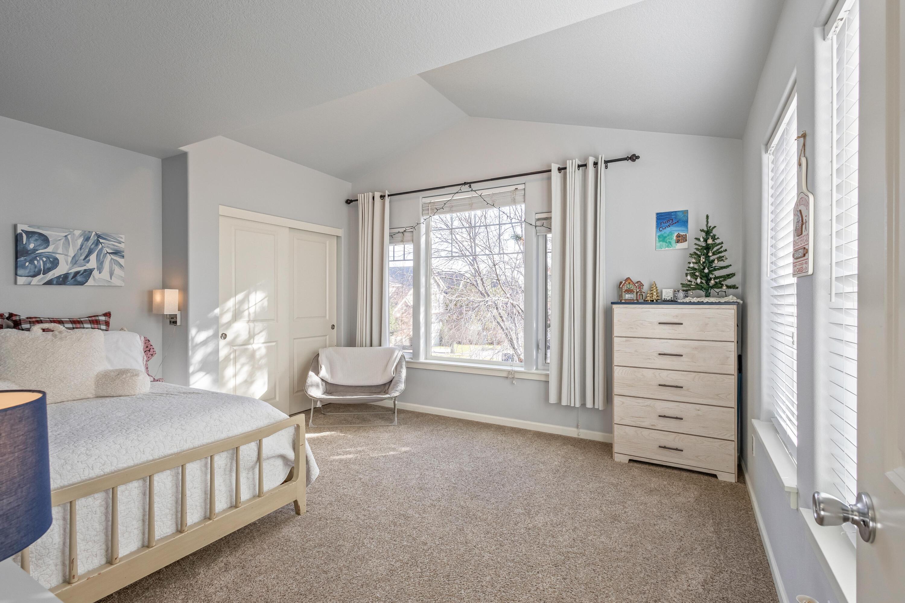 Lava Ridges - Residential