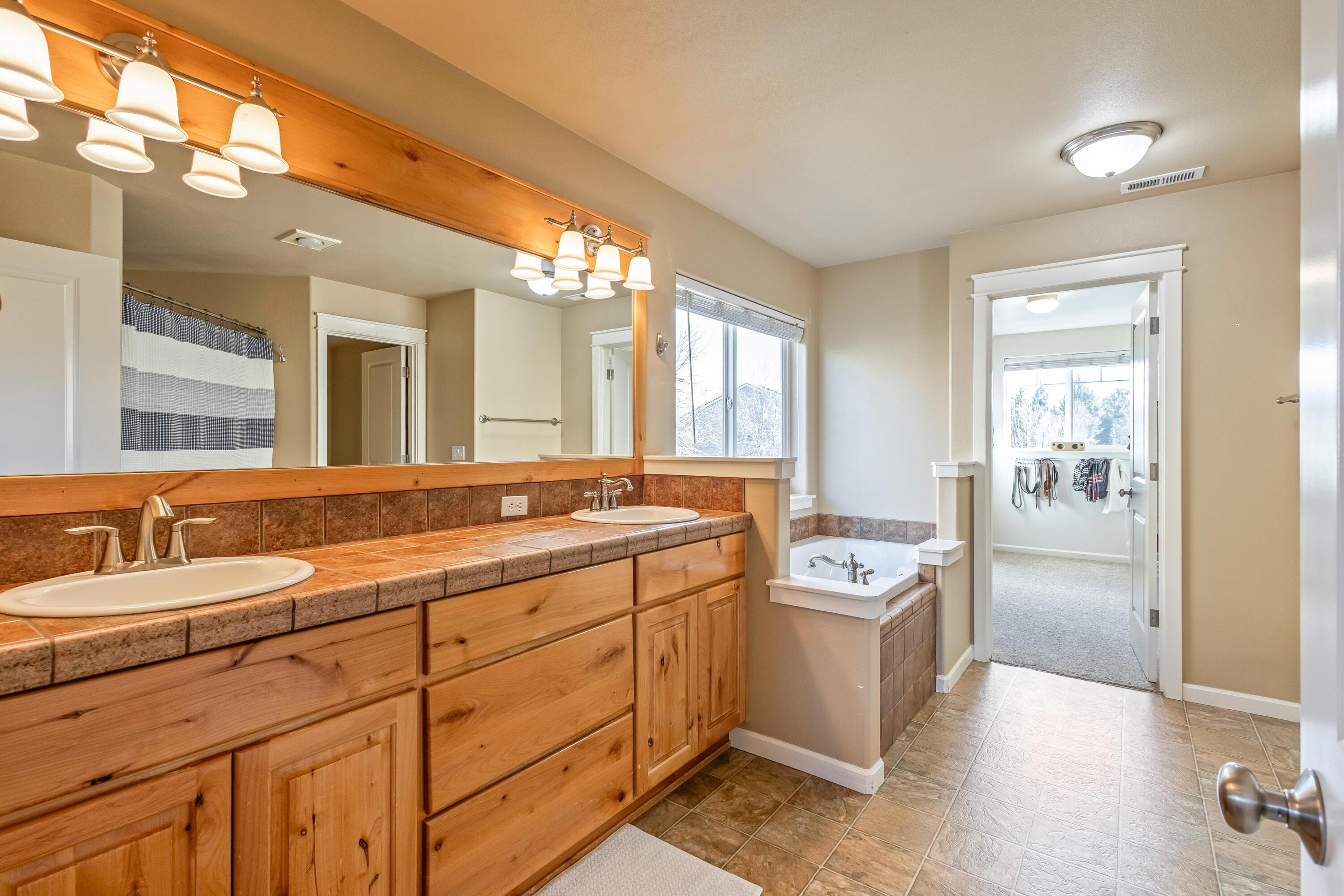 Lava Ridges - Residential