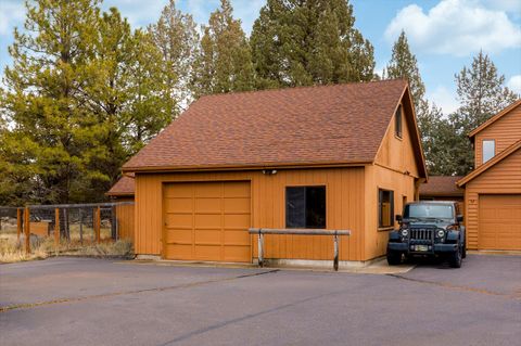 Tiny photo for 69288 Sabrina Lane, Sisters, OR 97759 (MLS # 220215477)