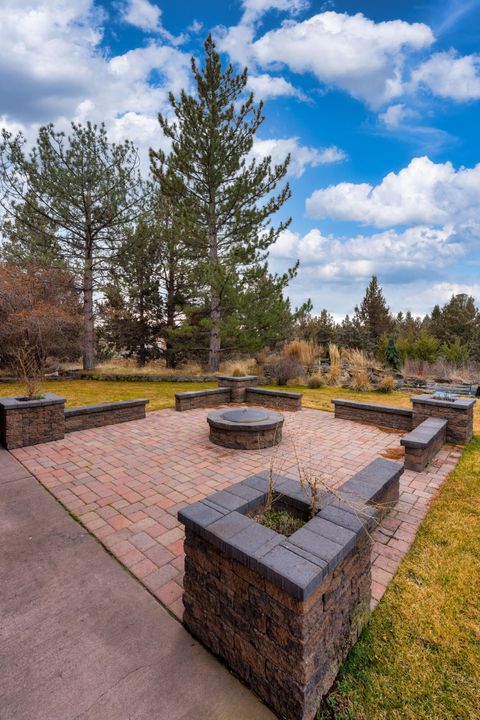 Tiny photo for 69288 Sabrina Lane, Sisters, OR 97759 (MLS # 220215477)