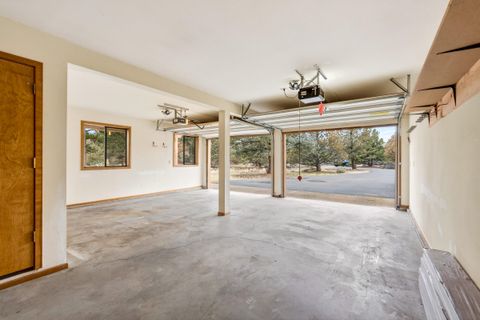 Tiny photo for 69288 Sabrina Lane, Sisters, OR 97759 (MLS # 220215477)