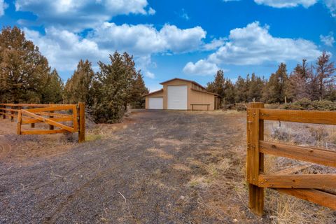 Tiny photo for 69288 Sabrina Lane, Sisters, OR 97759 (MLS # 220215477)