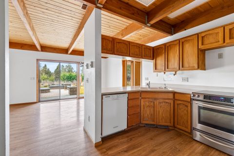 Tiny photo for 69288 Sabrina Lane, Sisters, OR 97759 (MLS # 220215477)