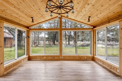 Tiny photo for 69288 Sabrina Lane, Sisters, OR 97759 (MLS # 220215477)