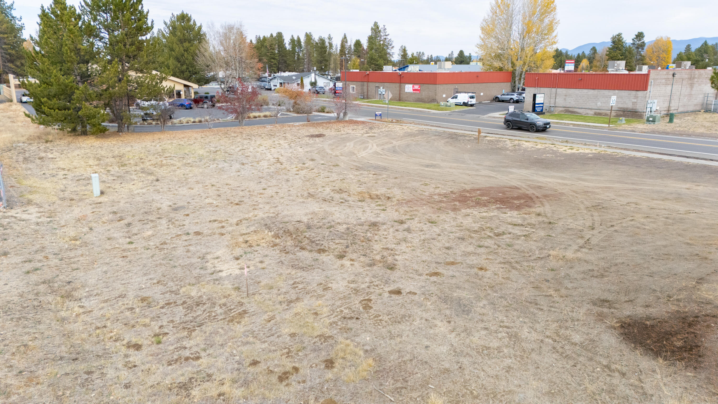 Lapine - Commercial Sale