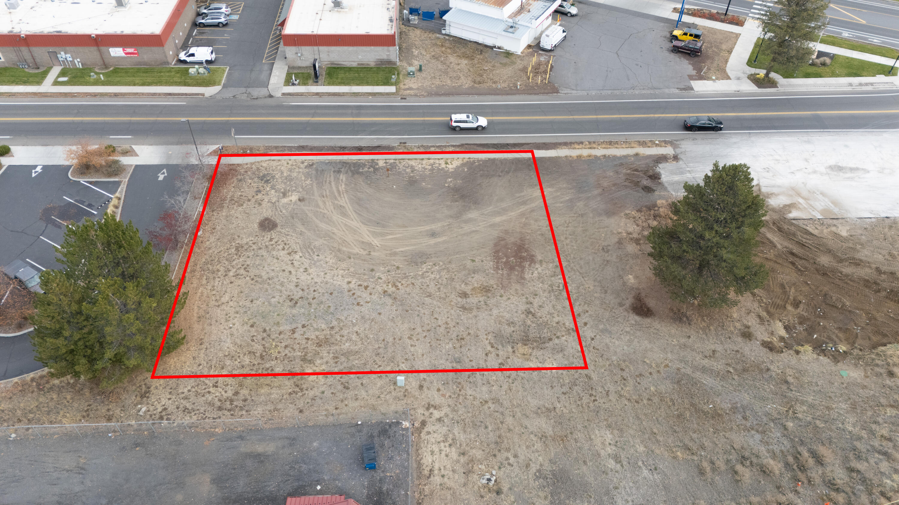 Lapine - Commercial Sale