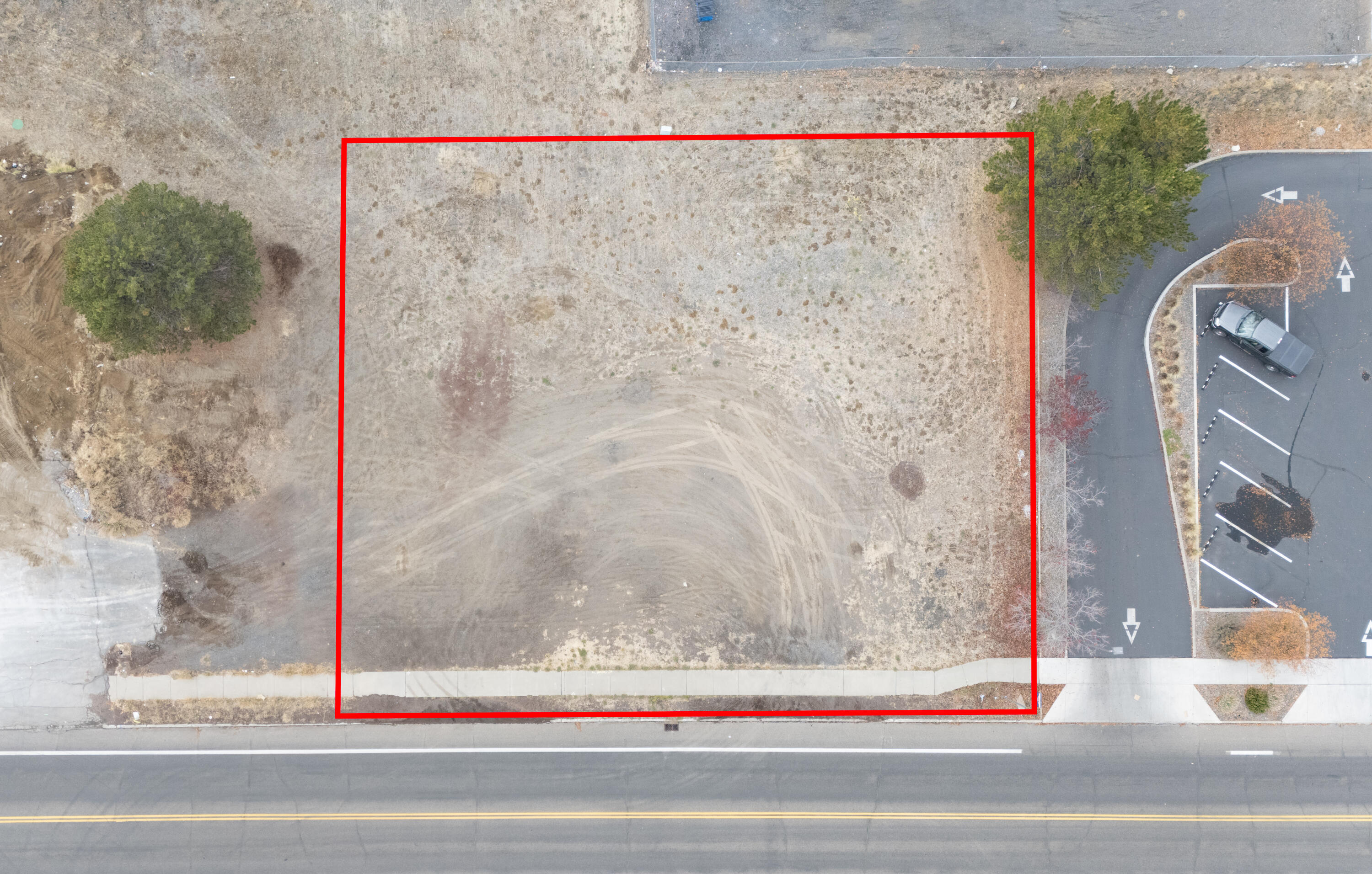 Lapine - Commercial Sale