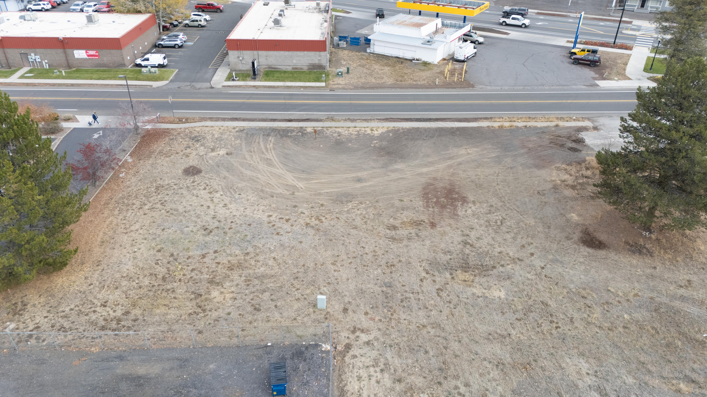 Lapine - Commercial Sale