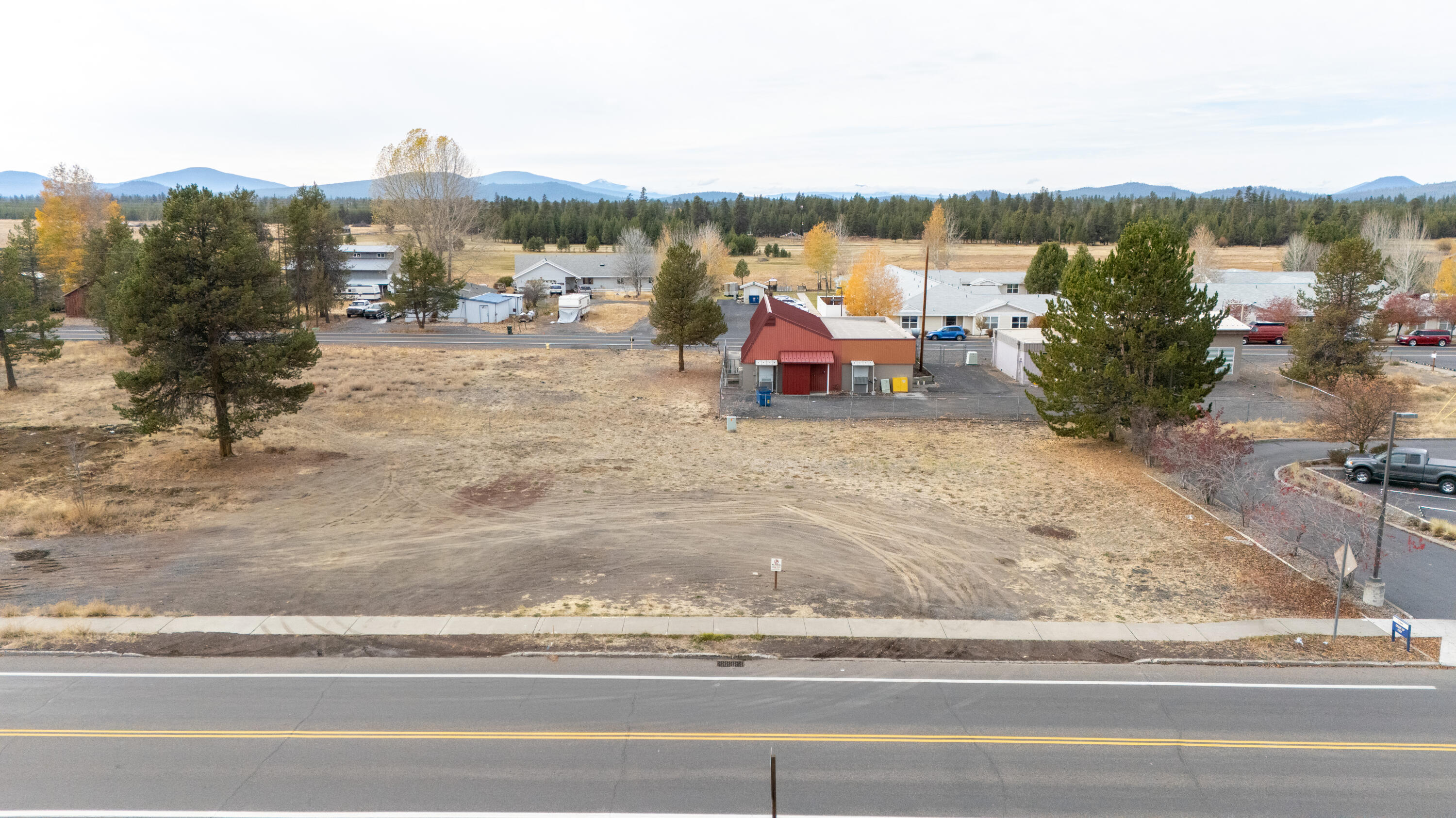 Lapine - Commercial Sale
