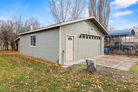 Tiny photo for 2515 Wiard Street, Klamath Falls, OR 97603 (MLS # 220212196)