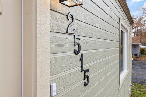 Tiny photo for 2515 Wiard Street, Klamath Falls, OR 97603 (MLS # 220212196)