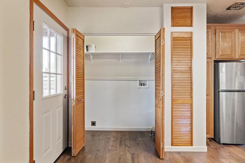 Tiny photo for 2515 Wiard Street, Klamath Falls, OR 97603 (MLS # 220212196)