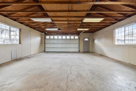 Tiny photo for 2515 Wiard Street, Klamath Falls, OR 97603 (MLS # 220212196)