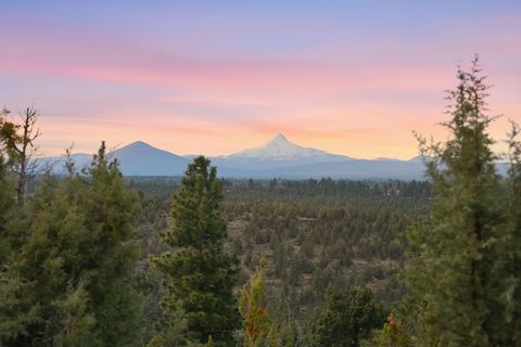 Tiny photo for 3487 NW Greenleaf Way, Bend, OR 97703 (MLS # 220217465)
