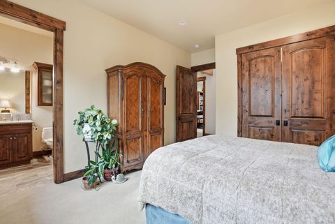 Tiny photo for 3487 NW Greenleaf Way, Bend, OR 97703 (MLS # 220217465)