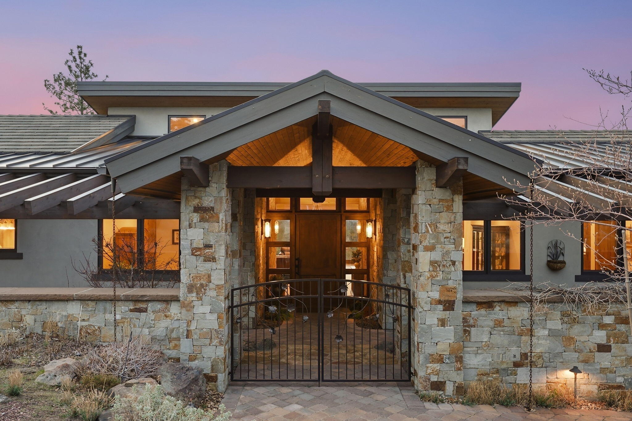 3487 NW Greenleaf Way